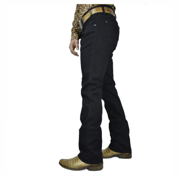 pantalon vaquero en color negro