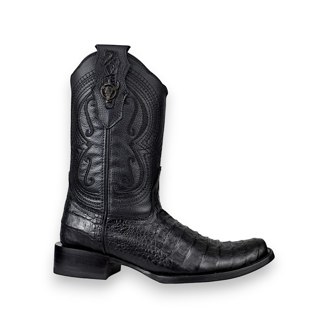 BOTA NEGRA VAQUERA DE PIEL CON GRAVADO-BAD BULL