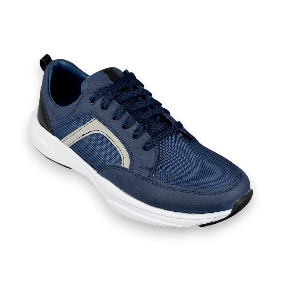 ¡Descubre el máximo confort y estilo con los zapatos Tenis Raccoon Sport! Diseñados para los amantes del deporte y la moda, estos tenis deportivos están confeccionados con la más alta calidad en piel de vacuno en su interior, destacando por su elegante vista de grabado diamante Forro flor de Piel de cerdo. Su forro porcino tipo flor de cerdo y plantilla también forrada con porcino garantizan una sensación de suavidad y frescura en cada paso. Además, la combinación de flor de cerdo, esponja y EVA en la plantilla asegura un soporte y amortiguación excepcionales. La suela, elaborada con material Phylon de primera calidad, ofrece una durabilidad sobresaliente y cuenta con un diseño para brindarte seguridad en cualquier superficie. Hechos con orgullo en México, los Tenis Raccoon Sport son un calzado, con forro 100% porcino, que fusiona artesanía tradicional y diseño contemporáneo para ofrecerte lo mejor en calidad y moda. ¡Atrévete a vivir la experiencia de la comodidad y el estilo con los Tenis Raccoon Sport!