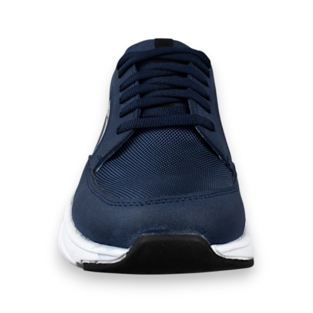 ¡Descubre el máximo confort y estilo con los zapatos Tenis Raccoon Sport! Diseñados para los amantes del deporte y la moda, estos tenis deportivos están confeccionados con la más alta calidad en piel de vacuno en su interior, destacando por su elegante vista de grabado diamante Forro flor de Piel de cerdo. Su forro porcino tipo flor de cerdo y plantilla también forrada con porcino garantizan una sensación de suavidad y frescura en cada paso. Además, la combinación de flor de cerdo, esponja y EVA en la plantilla asegura un soporte y amortiguación excepcionales. La suela, elaborada con material Phylon de primera calidad, ofrece una durabilidad sobresaliente y cuenta con un diseño para brindarte seguridad en cualquier superficie. Hechos con orgullo en México, los Tenis Raccoon Sport son un calzado, con forro 100% porcino, que fusiona artesanía tradicional y diseño contemporáneo para ofrecerte lo mejor en calidad y moda. ¡Atrévete a vivir la experiencia de la comodidad y el estilo con los Tenis Raccoon Sport!