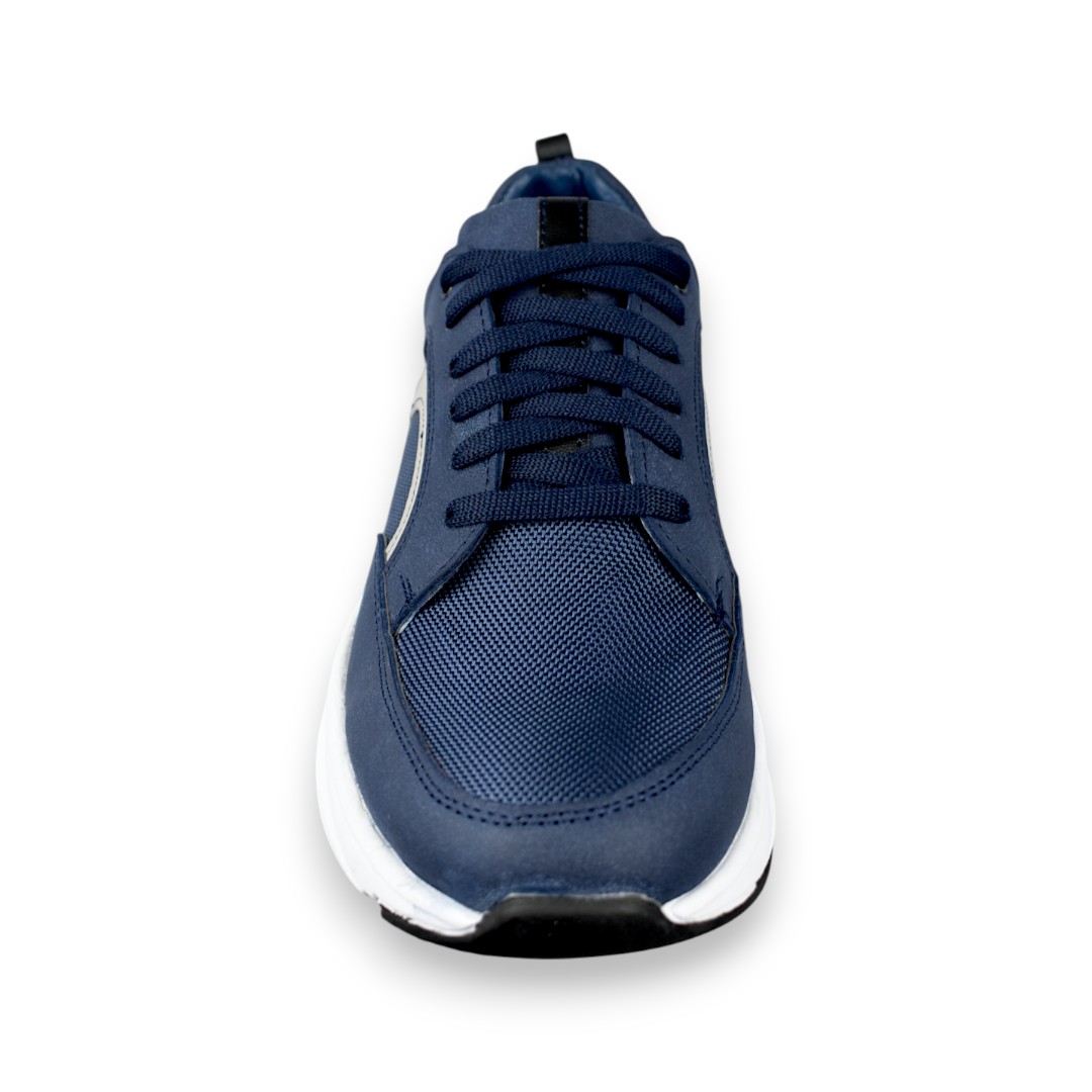 ¡Descubre el máximo confort y estilo con los zapatos Tenis Raccoon Sport! Diseñados para los amantes del deporte y la moda, estos tenis deportivos están confeccionados con la más alta calidad en piel de vacuno en su interior, destacando por su elegante vista de grabado diamante Forro flor de Piel de cerdo. Su forro porcino tipo flor de cerdo y plantilla también forrada con porcino garantizan una sensación de suavidad y frescura en cada paso. Además, la combinación de flor de cerdo, esponja y EVA en la plantilla asegura un soporte y amortiguación excepcionales. La suela, elaborada con material Phylon de primera calidad, ofrece una durabilidad sobresaliente y cuenta con un diseño para brindarte seguridad en cualquier superficie. Hechos con orgullo en México, los Tenis Raccoon Sport son un calzado, con forro 100% porcino, que fusiona artesanía tradicional y diseño contemporáneo para ofrecerte lo mejor en calidad y moda. ¡Atrévete a vivir la experiencia de la comodidad y el estilo con los Tenis Raccoon Sport!