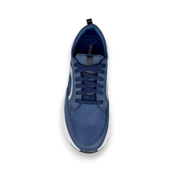 ¡Descubre el máximo confort y estilo con los zapatos Tenis Raccoon Sport! Diseñados para los amantes del deporte y la moda, estos tenis deportivos están confeccionados con la más alta calidad en piel de vacuno en su interior, destacando por su elegante vista de grabado diamante Forro flor de Piel de cerdo. Su forro porcino tipo flor de cerdo y plantilla también forrada con porcino garantizan una sensación de suavidad y frescura en cada paso. Además, la combinación de flor de cerdo, esponja y EVA en la plantilla asegura un soporte y amortiguación excepcionales. La suela, elaborada con material Phylon de primera calidad, ofrece una durabilidad sobresaliente y cuenta con un diseño para brindarte seguridad en cualquier superficie. Hechos con orgullo en México, los Tenis Raccoon Sport son un calzado, con forro 100% porcino, que fusiona artesanía tradicional y diseño contemporáneo para ofrecerte lo mejor en calidad y moda. ¡Atrévete a vivir la experiencia de la comodidad y el estilo con los Tenis Raccoon Sport!