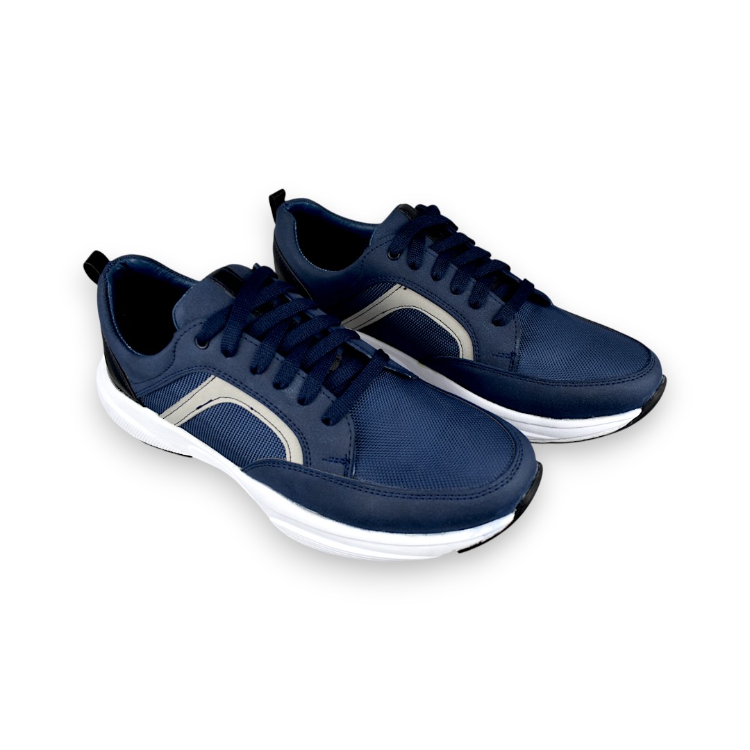 ¡Descubre el máximo confort y estilo con los zapatos Tenis Raccoon Sport! Diseñados para los amantes del deporte y la moda, estos tenis deportivos están confeccionados con la más alta calidad en piel de vacuno en su interior, destacando por su elegante vista de grabado diamante Forro flor de Piel de cerdo. Su forro porcino tipo flor de cerdo y plantilla también forrada con porcino garantizan una sensación de suavidad y frescura en cada paso. Además, la combinación de flor de cerdo, esponja y EVA en la plantilla asegura un soporte y amortiguación excepcionales. La suela, elaborada con material Phylon de primera calidad, ofrece una durabilidad sobresaliente y cuenta con un diseño para brindarte seguridad en cualquier superficie. Hechos con orgullo en México, los Tenis Raccoon Sport son un calzado, con forro 100% porcino, que fusiona artesanía tradicional y diseño contemporáneo para ofrecerte lo mejor en calidad y moda. ¡Atrévete a vivir la experiencia de la comodidad y el estilo con los Tenis Raccoon Sport!